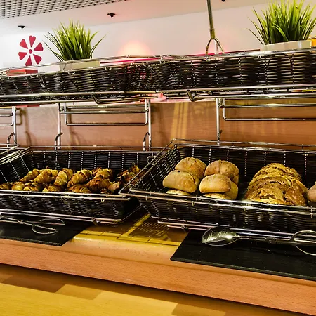 Ibis Centro Sao Bento 2* Порту