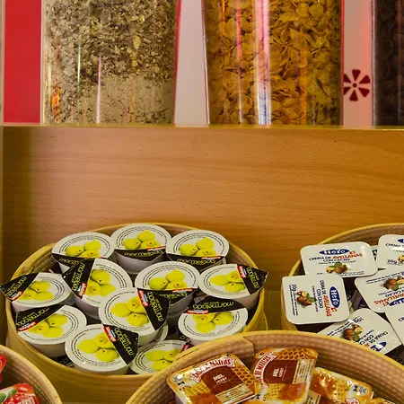 Ibis Centro Sao Bento Порту