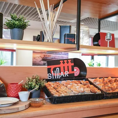 Ibis Centro Sao Bento 2*